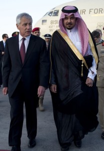 לא כמו פעם; שר ההגנה צ'אק הייגל בביקור בסעודיה. צילום: משרד ההגנה האמריקני,
