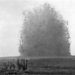 אמצעי צבאי מוגבל למדי; פיצוץ מנהרת תקיפה בחזית המערבית במלחמת העולם הראשונה. צילום: ויקימדיה