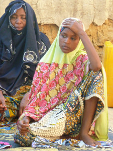 בינתיים בניגריה: אלפים נרצחו בכמה ימים על-ידי ארגון אסלאמי; פליטה מהטבח של בוקו חראם. צילום: EC/ECHO/Wim Fransen CC BY-ND 2.0 דרך FLICKR