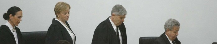 באנר המהפכה השיפוטית