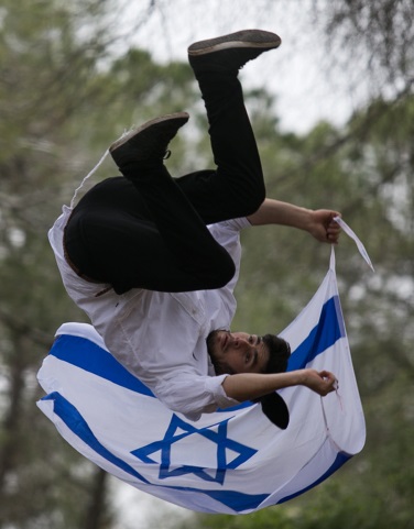 ULTRA ORTHODOX JEWISH CAPOEIRA