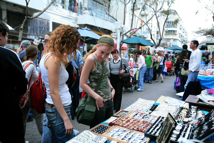 להקל על העסקים הקטנים; מדרחוב. צילום: משה שי, פלאש 90