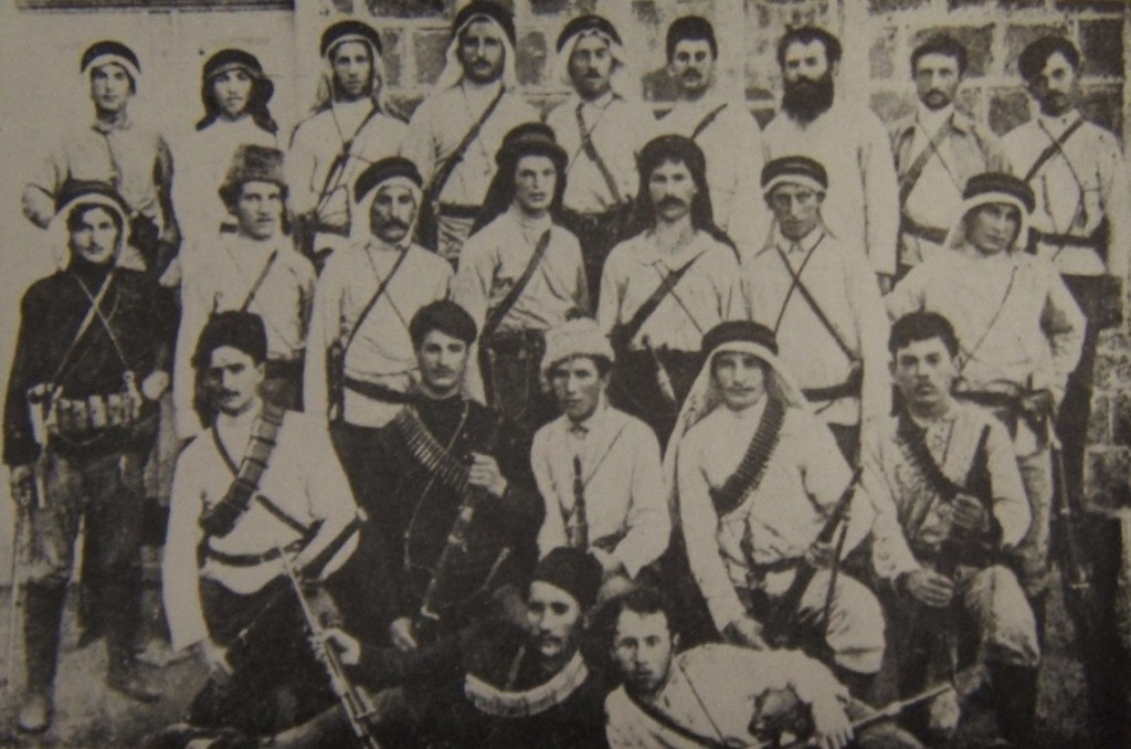 מהפכה ציונית עם כאפיות; חברי השומר ב-1909. באדיבות ויקימדיה