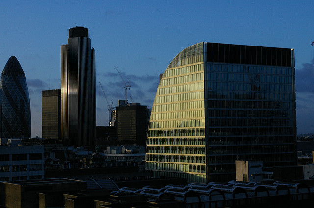 מרכז כספים מרכזי; הסיטי אוף לונדון. צילום: Pulseman CC BY-NC-ND 2.0 via flickr
