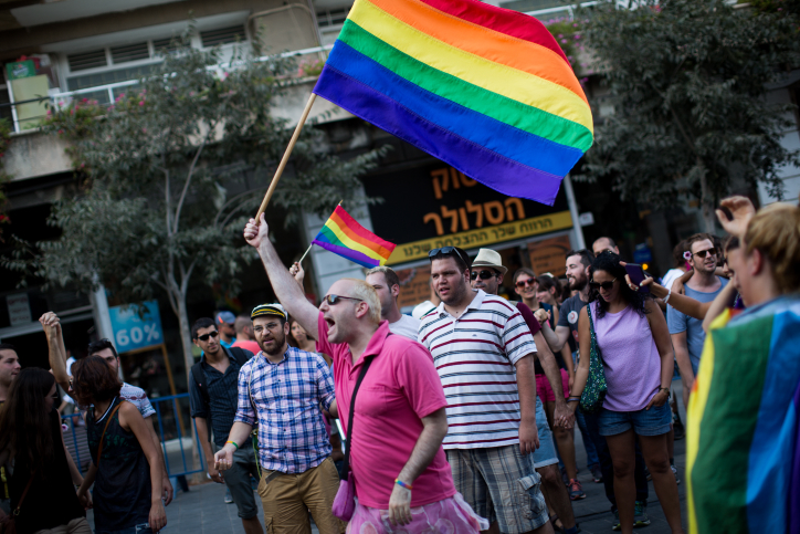 נושאים שאסור לחקור; מצעד הגאווה, יונתן זינדל, פלאש90